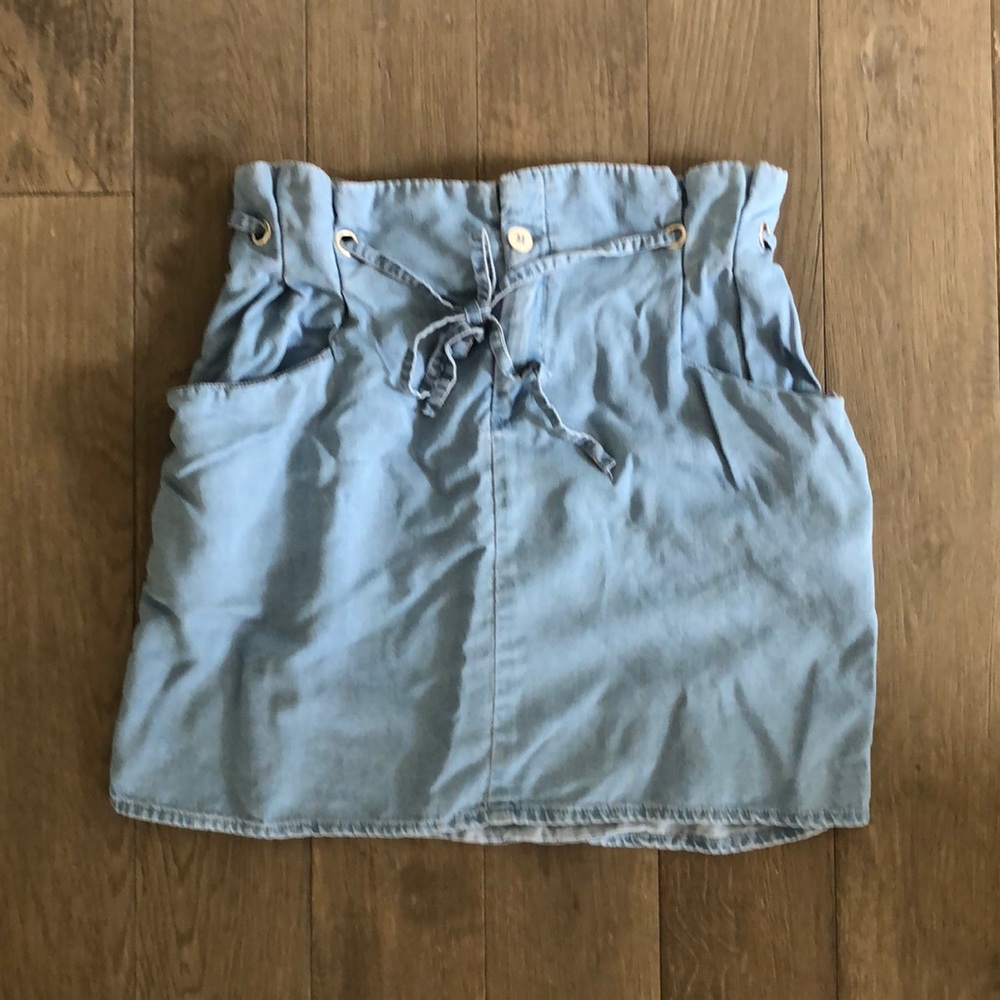 Chambray Soft Denim Skirt with Pockets by Laundry